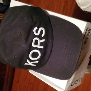 Face cap michael kors  New with  out  tag